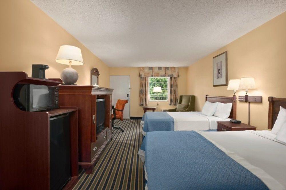 Days Inn By Wyndham Towson Eksteriør billede